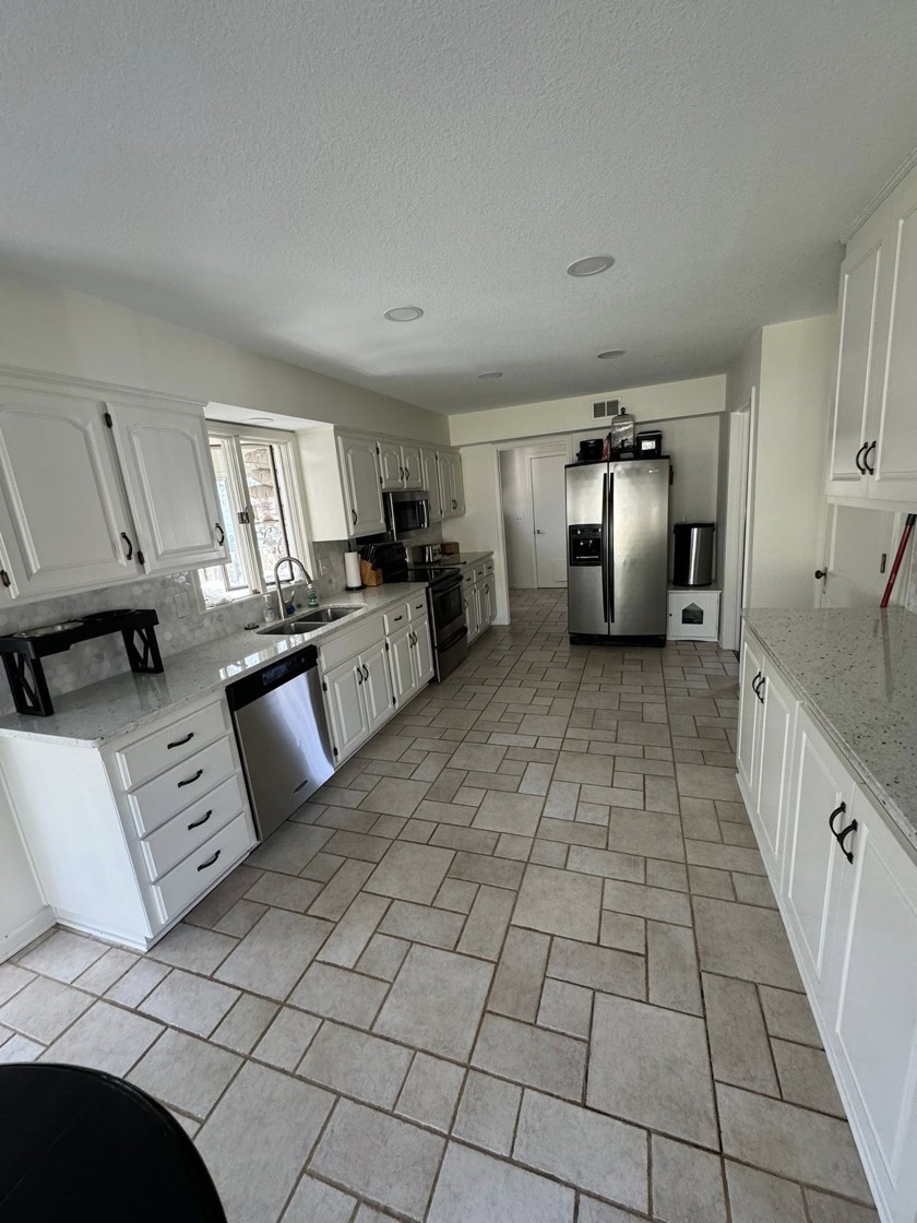 Move-Out Kitchen Clean